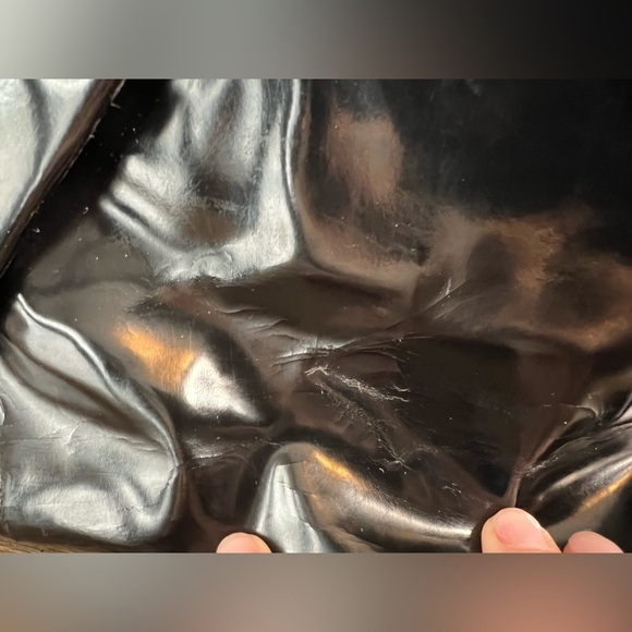 Valentino- Lacca Betty Bow Tote - pre-loved condition - Picture 14 of 15